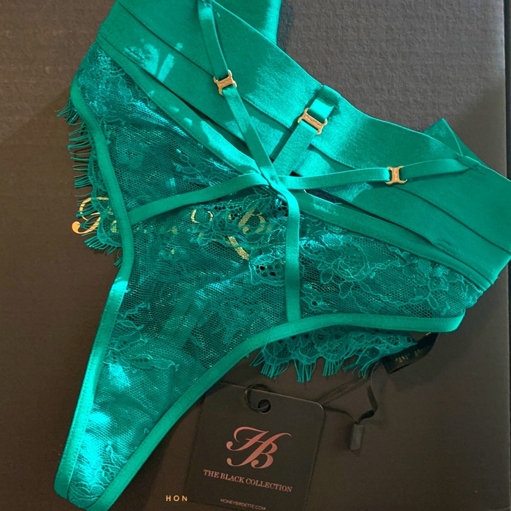 Emerald Belinda Thong NWT